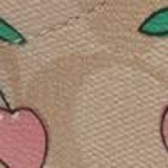 NWT Coach Outlet Clip Low Top Sneaker In Signature Canvas Heart Cherry Print - Picture 5 of 5